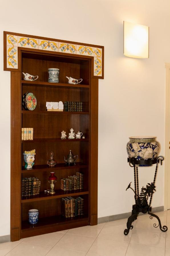 Charming Apartment Νάπολη Εξωτερικό φωτογραφία
